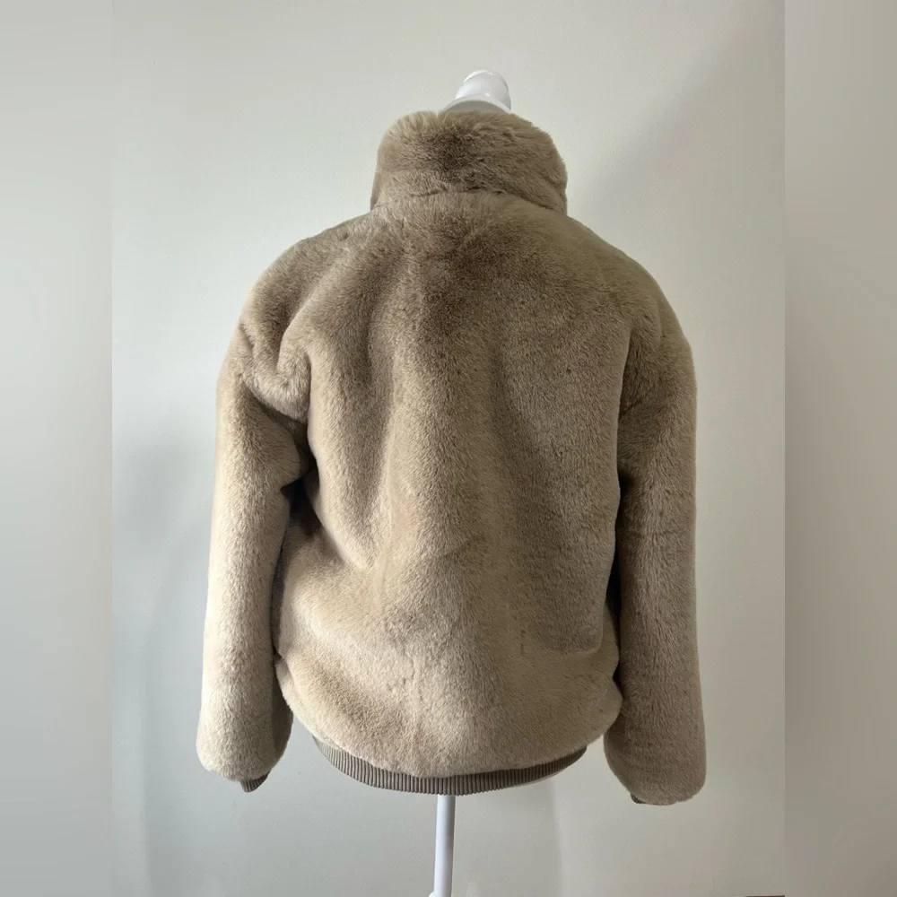 NWT XS Camel 🐪 Faux Fur Bomber Jacket - Picture 3 of 8